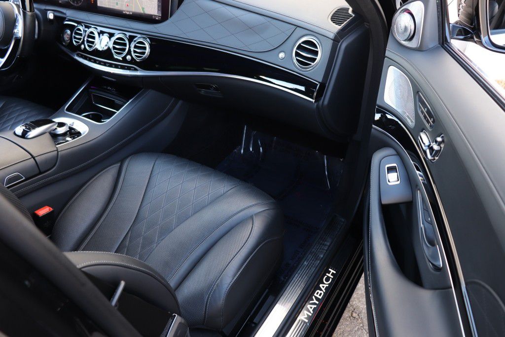 Photo 31 of this MERCEDES-BENZ MAYBACH S650