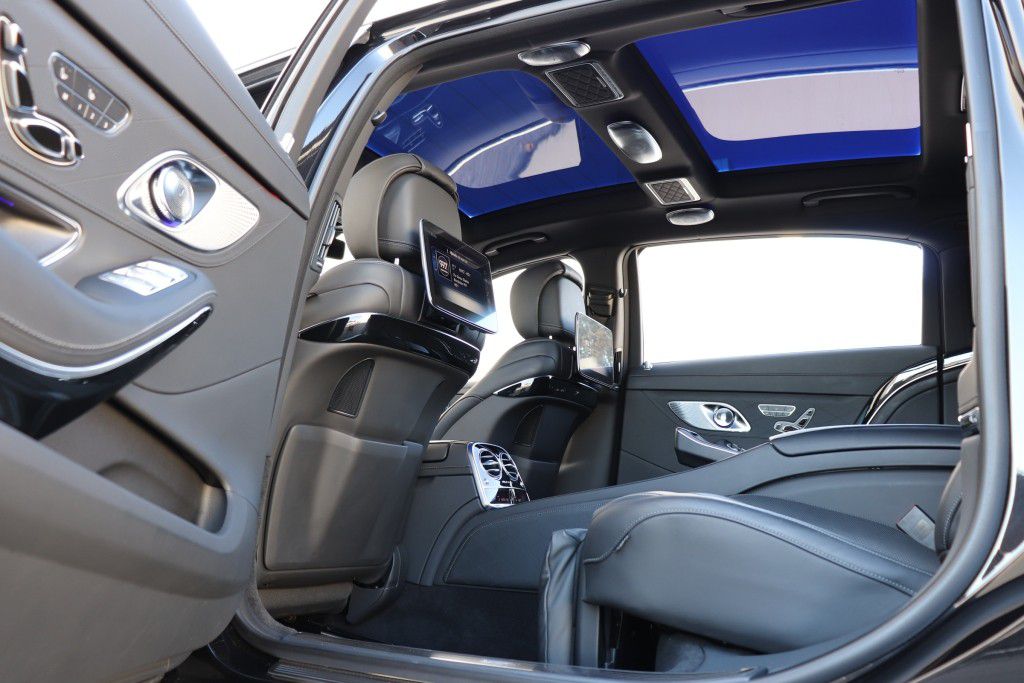 Photo 37 of this MERCEDES-BENZ MAYBACH S650