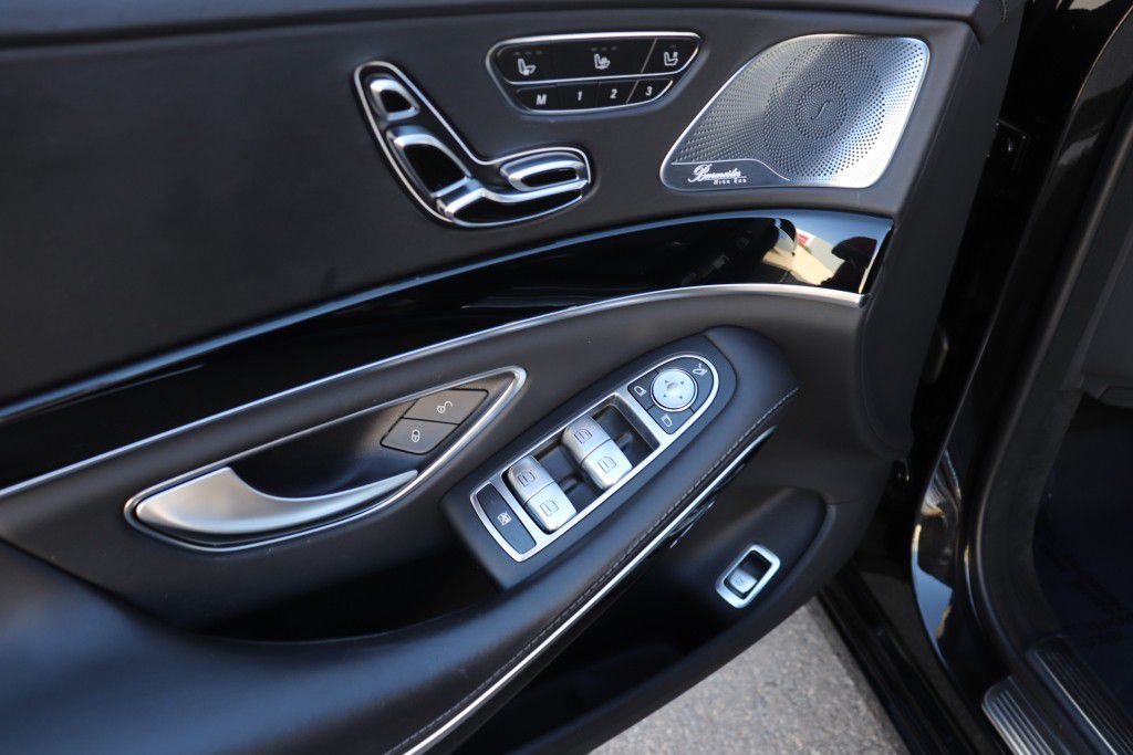 Photo 39 of this MERCEDES-BENZ MAYBACH S650