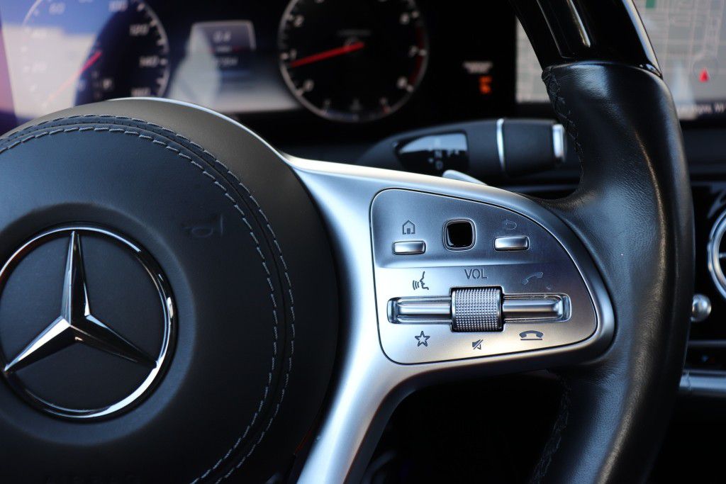 Photo 43 of this MERCEDES-BENZ MAYBACH S650