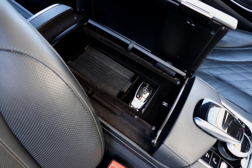 Photo 57 of this MERCEDES-BENZ MAYBACH S650
