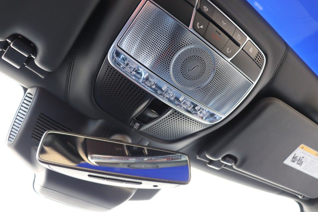 Photo 62 of this MERCEDES-BENZ MAYBACH S650