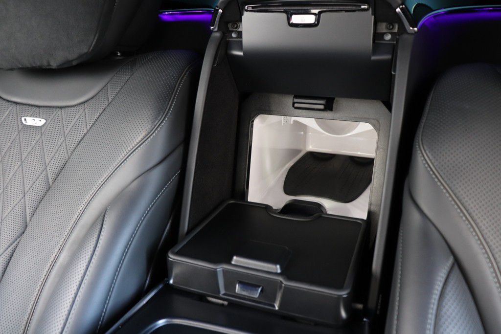 Photo 71 of this MERCEDES-BENZ MAYBACH S650