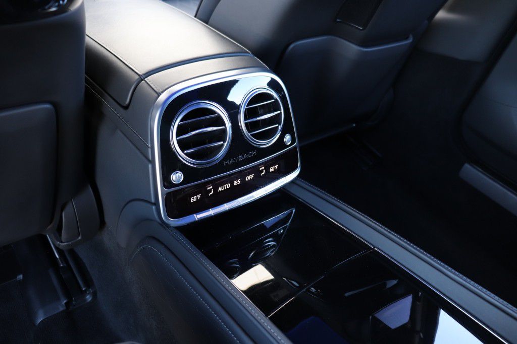 Photo 75 of this MERCEDES-BENZ MAYBACH S650