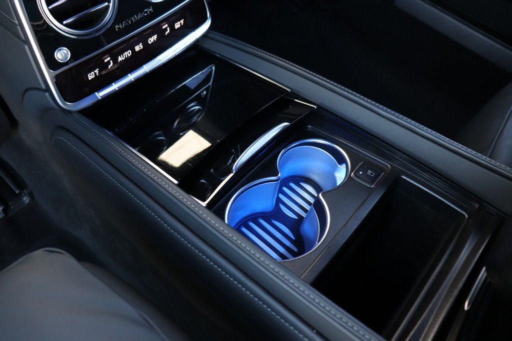 Photo 76 of this MERCEDES-BENZ MAYBACH S650
