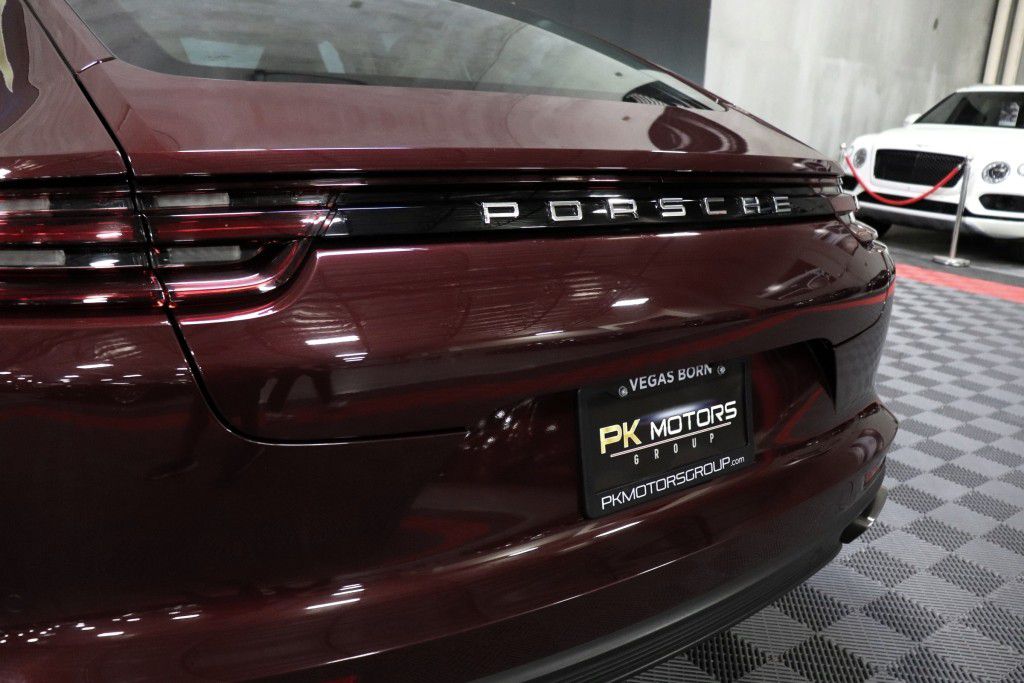 Photo 6 of this PORSCHE PANAMERA