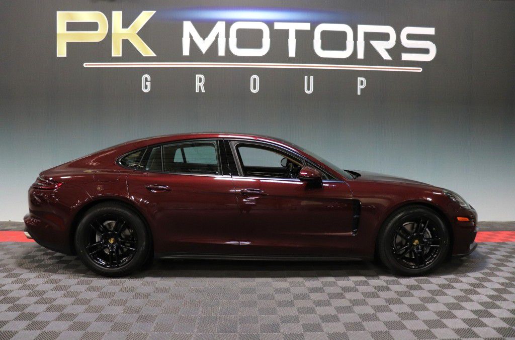 Photo 10 of this PORSCHE PANAMERA