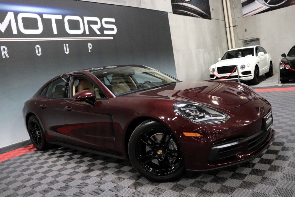 Photo 11 of this PORSCHE PANAMERA