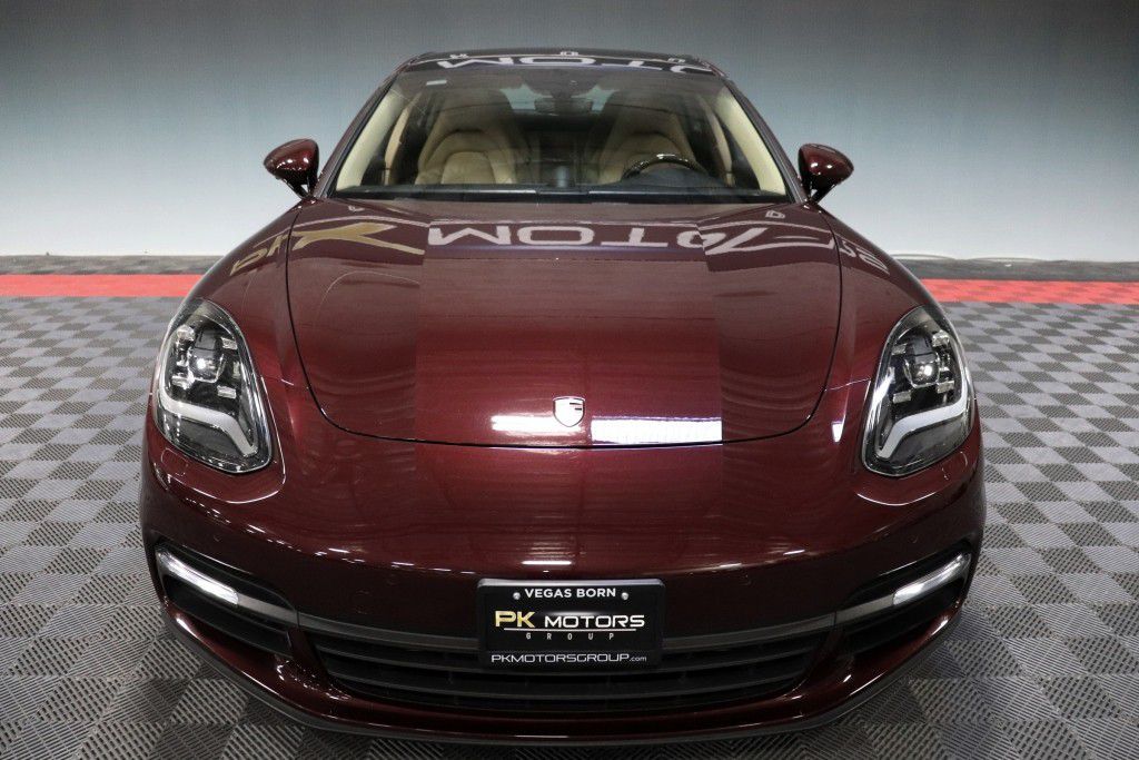 Photo 12 of this PORSCHE PANAMERA