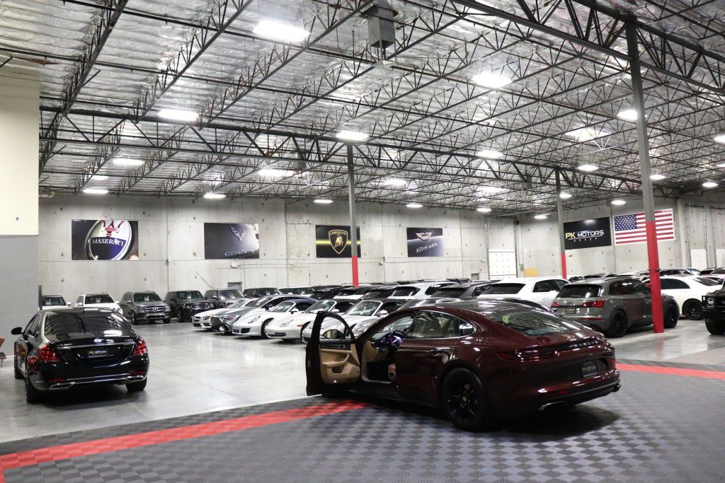 Photo 14 of this PORSCHE PANAMERA