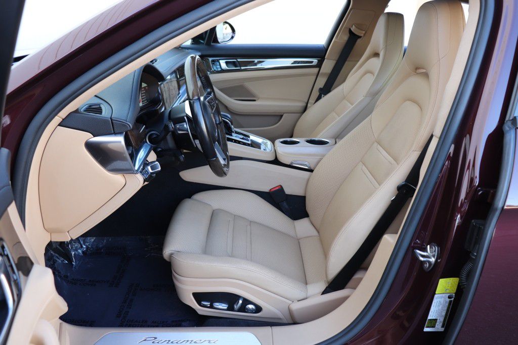 Photo 17 of this PORSCHE PANAMERA