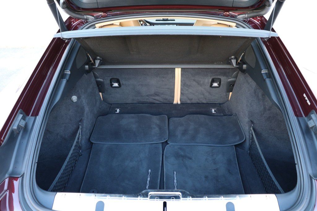 Photo 24 of this PORSCHE PANAMERA