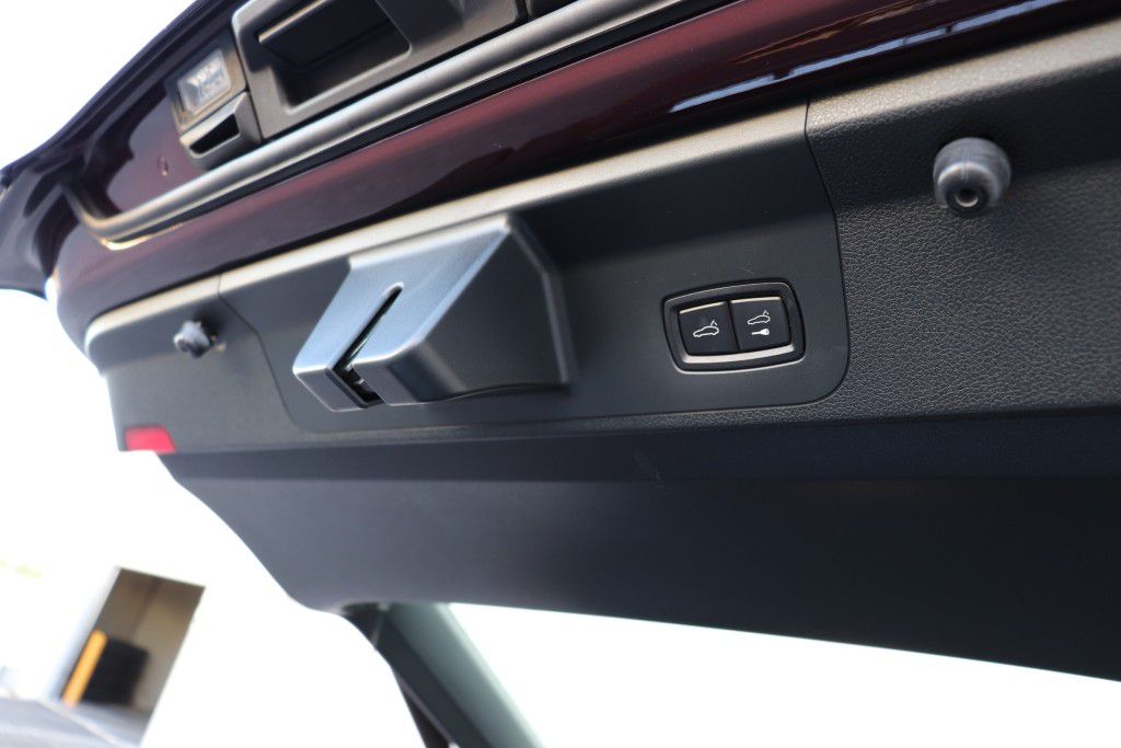 Photo 27 of this PORSCHE PANAMERA