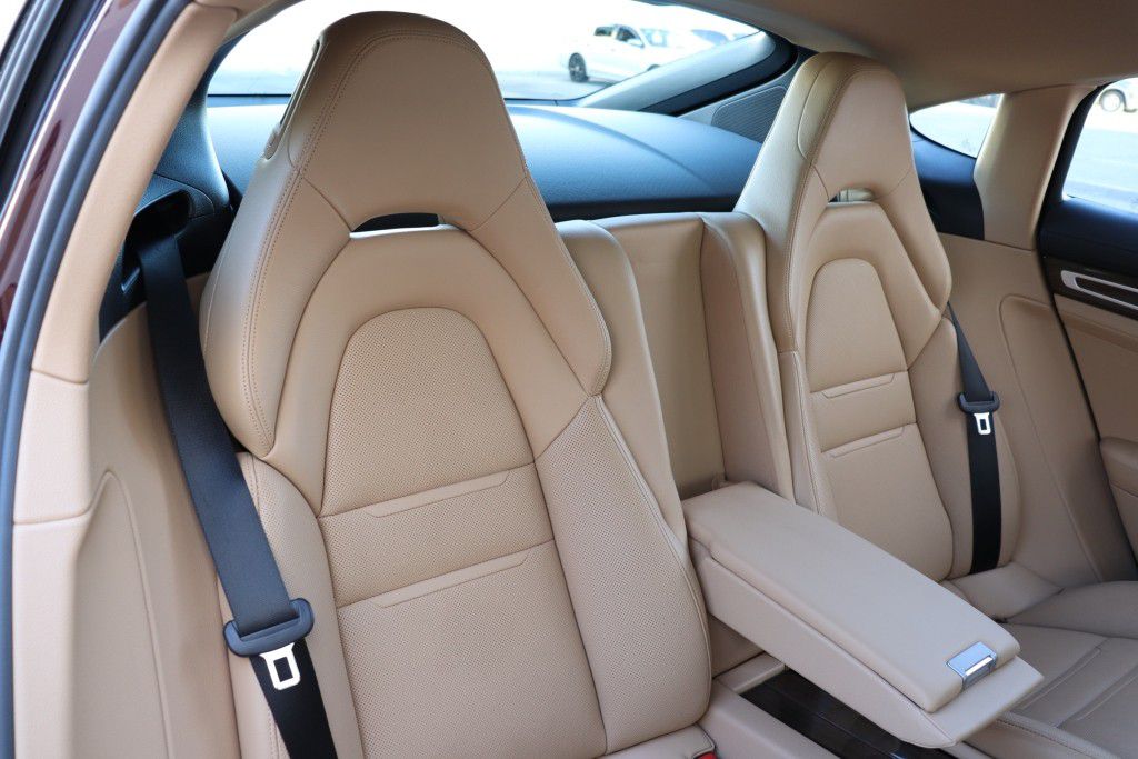 Photo 30 of this PORSCHE PANAMERA
