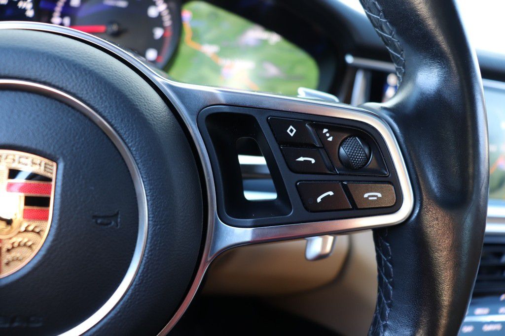 Photo 43 of this PORSCHE PANAMERA