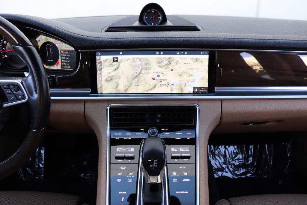 Photo 48 of this PORSCHE PANAMERA