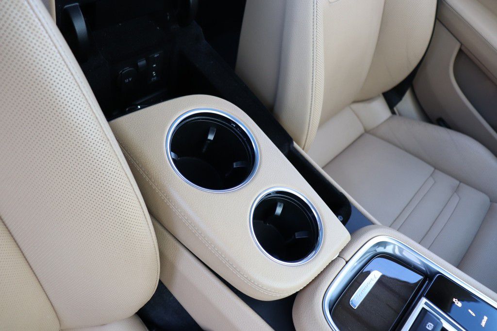 Photo 55 of this PORSCHE PANAMERA