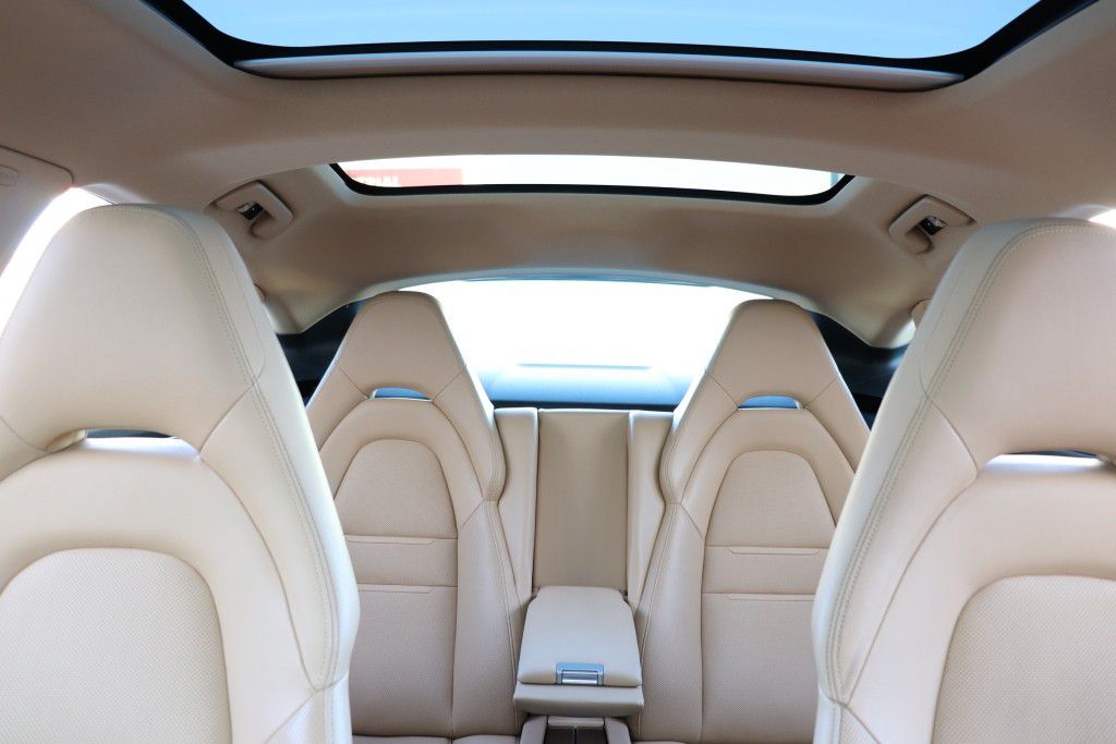 Photo 62 of this PORSCHE PANAMERA