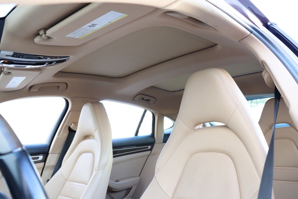 Photo 64 of this PORSCHE PANAMERA