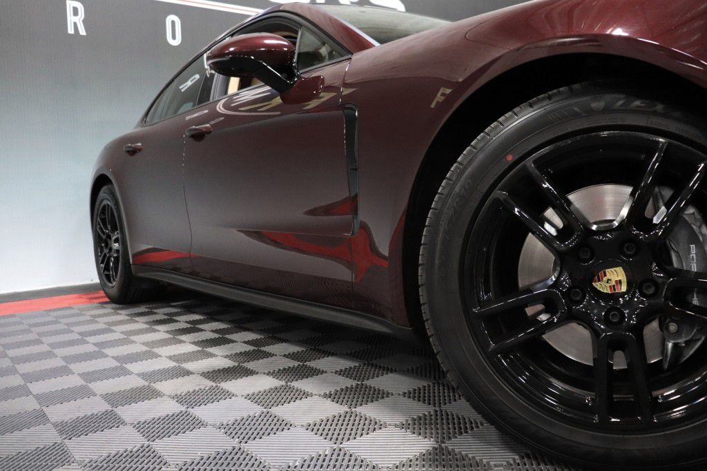Photo 73 of this PORSCHE PANAMERA