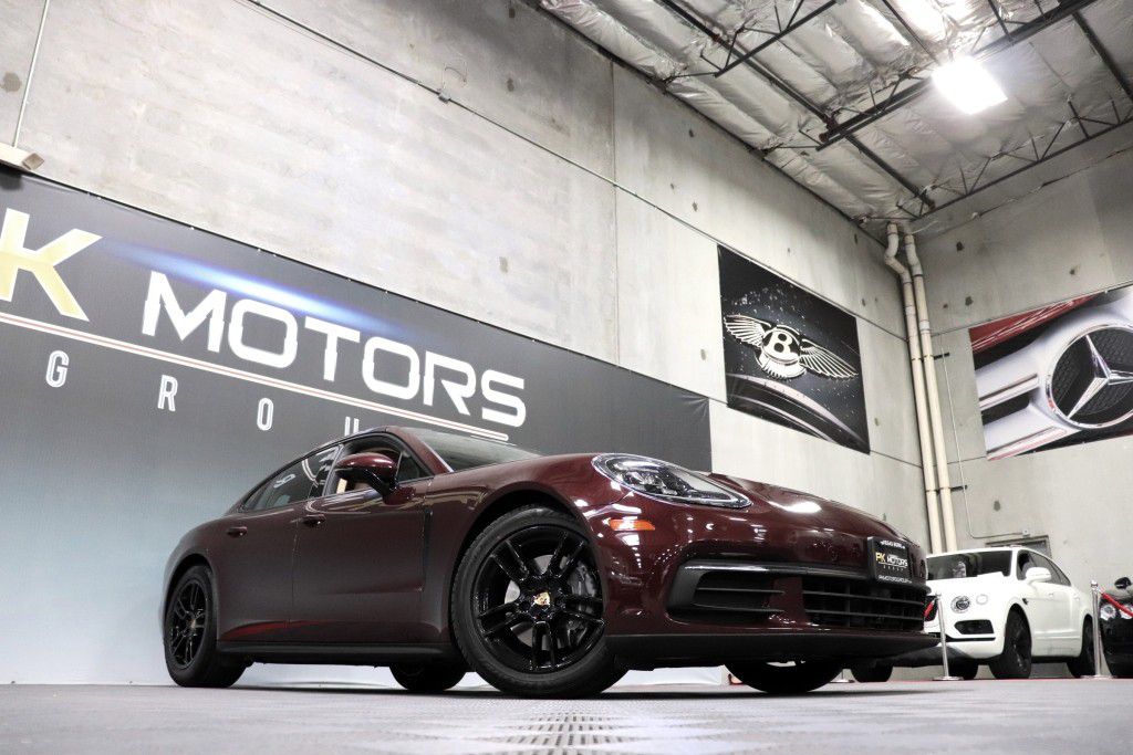 Photo 75 of this PORSCHE PANAMERA