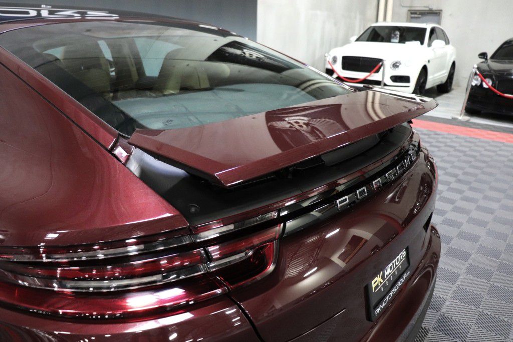 Photo 79 of this PORSCHE PANAMERA