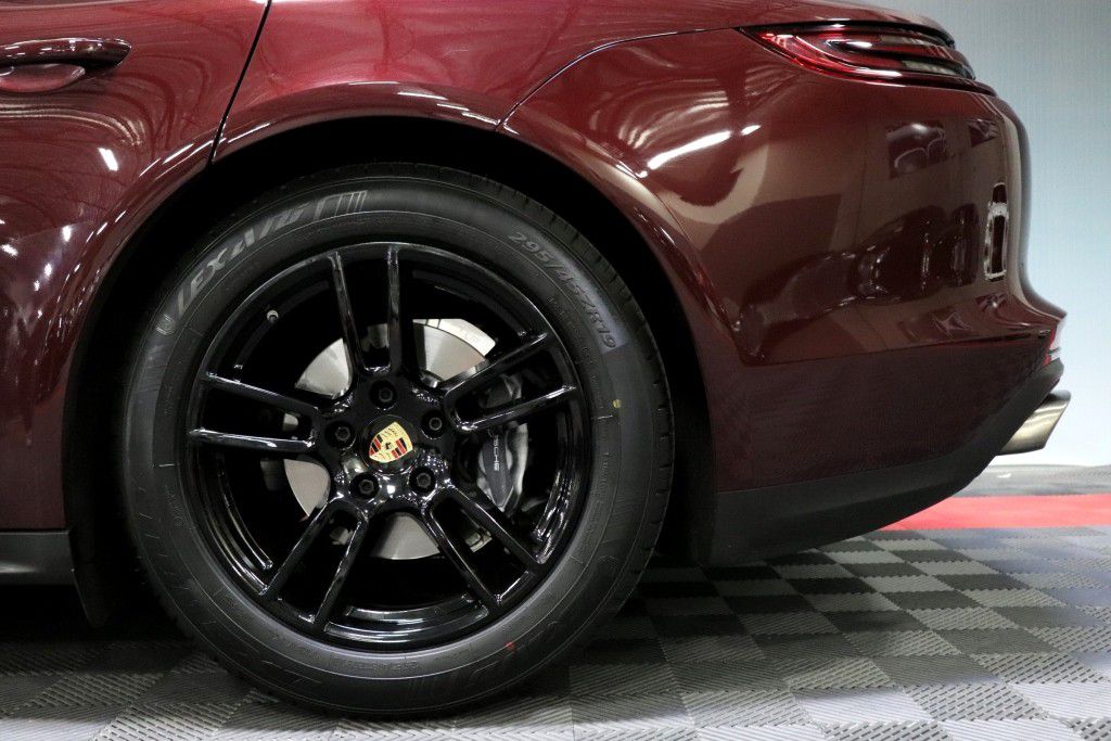 Photo 82 of this PORSCHE PANAMERA