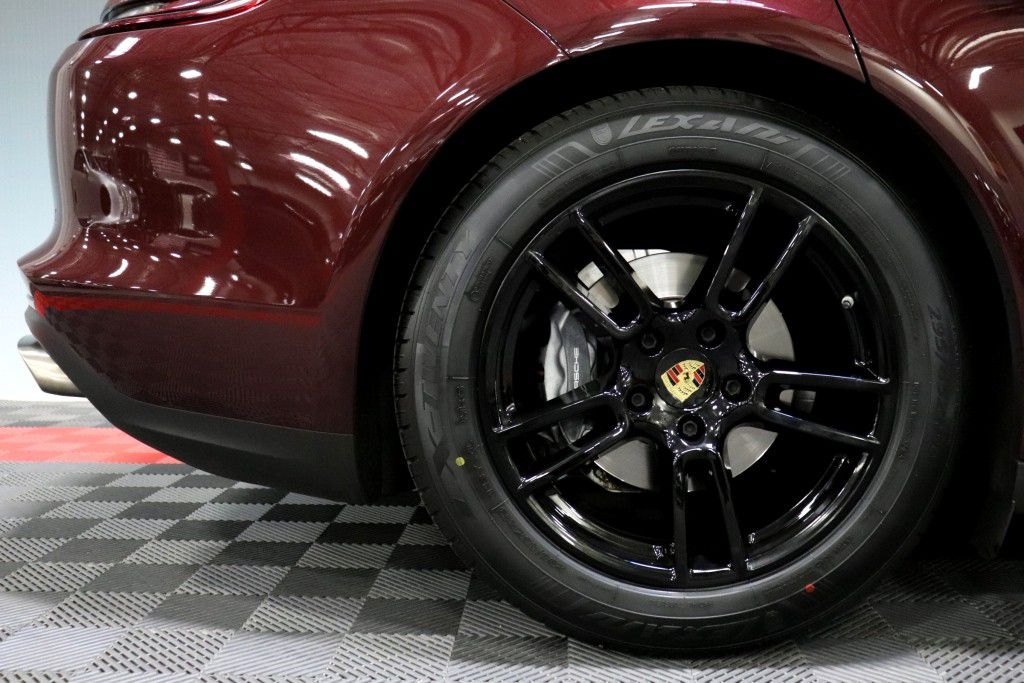 Photo 83 of this PORSCHE PANAMERA