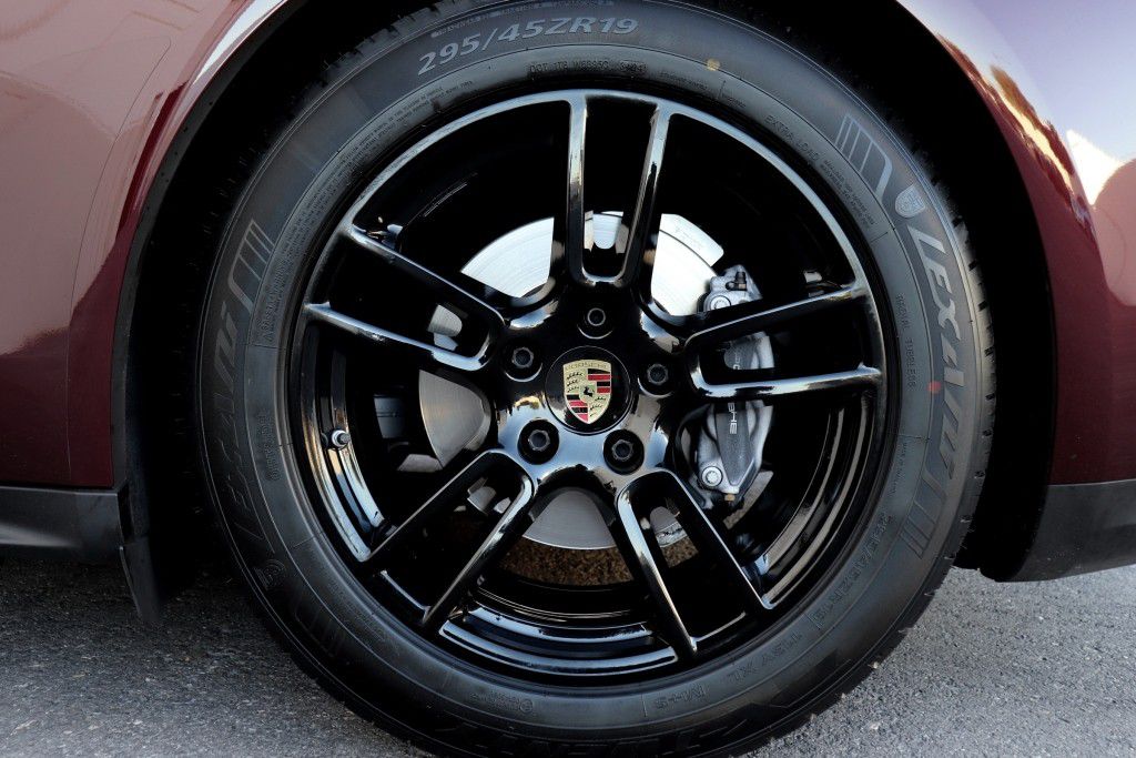Photo 90 of this PORSCHE PANAMERA