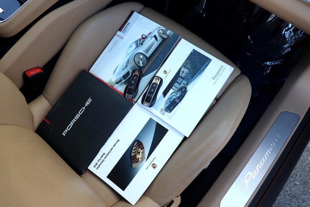 Photo 95 of this PORSCHE PANAMERA