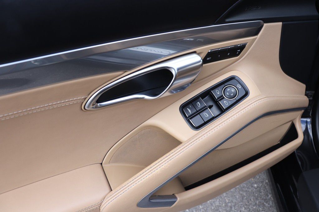 Photo 41 of this PORSCHE 911 CARRERA