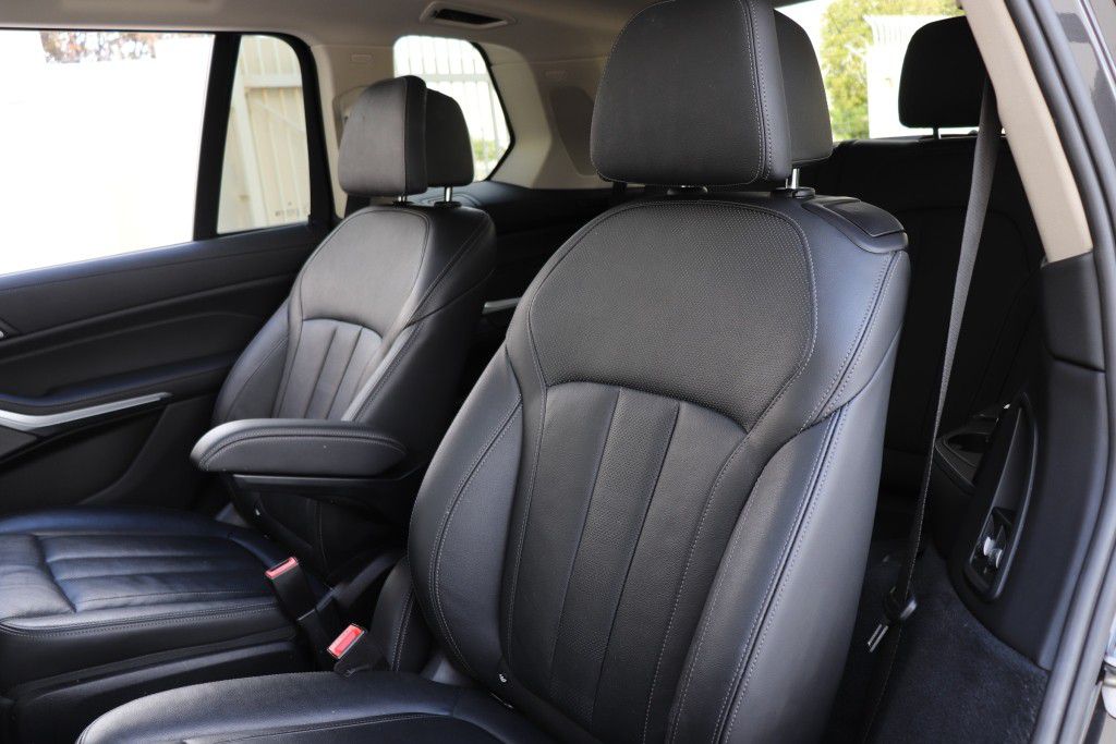 Photo 21 of this BMW X7 XDRIVE40I