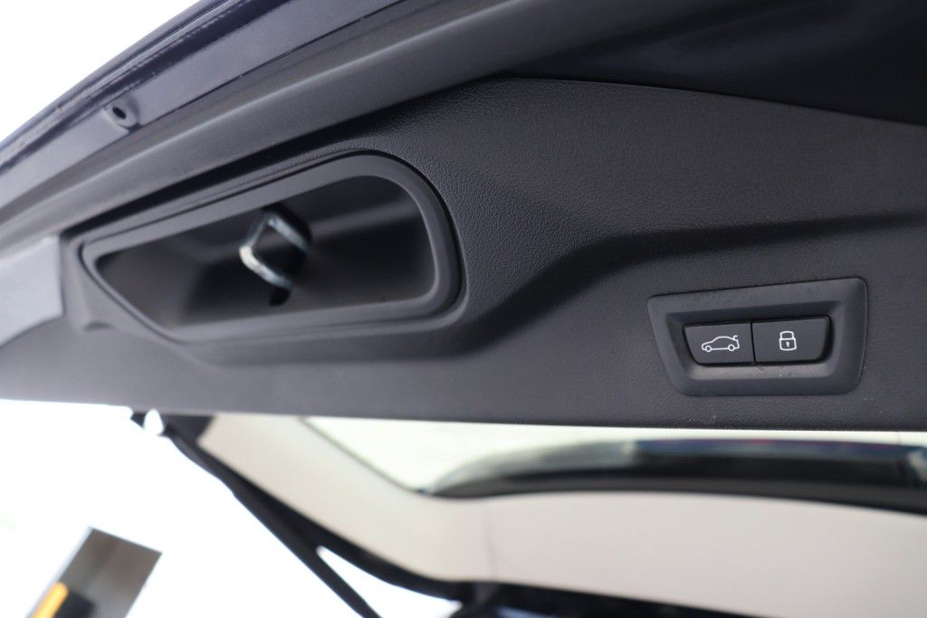 Photo 29 of this BMW X7 XDRIVE40I