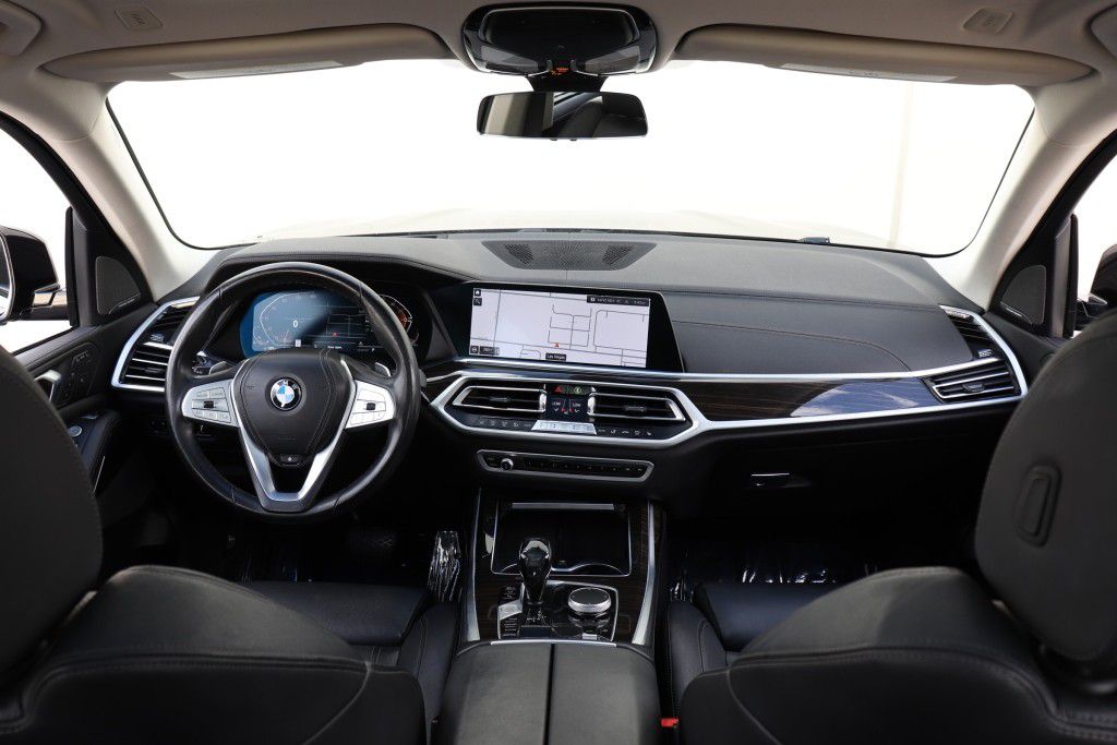 Photo 39 of this BMW X7 XDRIVE40I