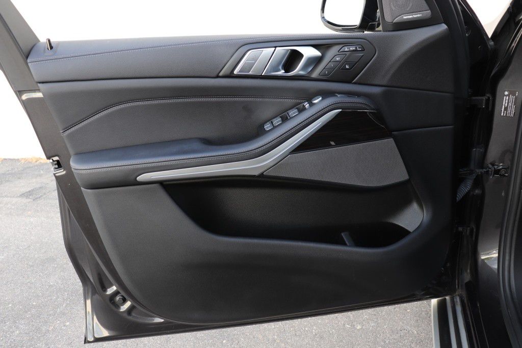 Photo 42 of this BMW X7 XDRIVE40I