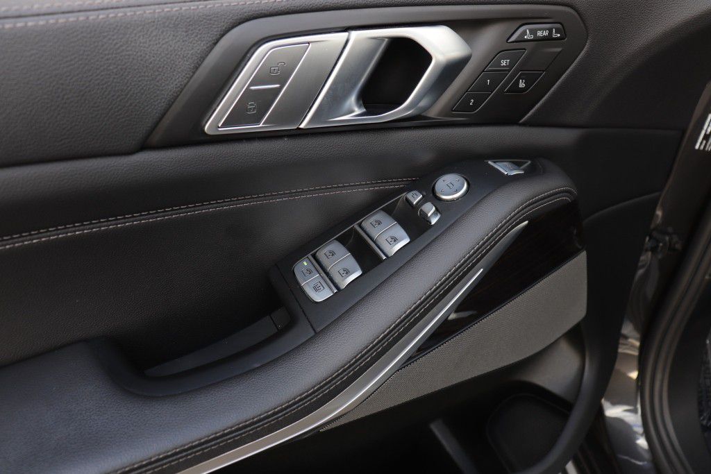 Photo 43 of this BMW X7 XDRIVE40I