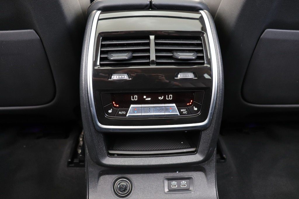 Photo 74 of this BMW X7 XDRIVE40I