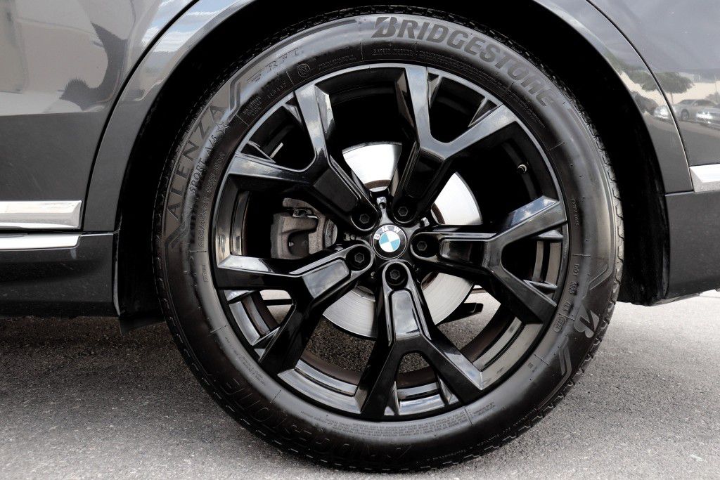 Photo 94 of this BMW X7 XDRIVE40I