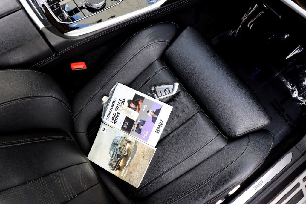 Photo 99 of this BMW X7 XDRIVE40I