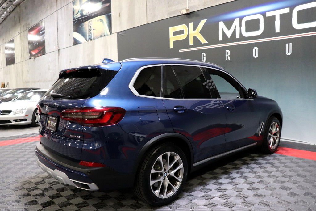Photo 9 of this BMW X5 SDRIVE 40I