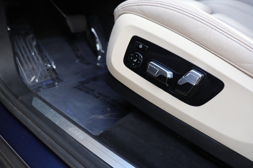 Photo 17 of this BMW X5 SDRIVE 40I