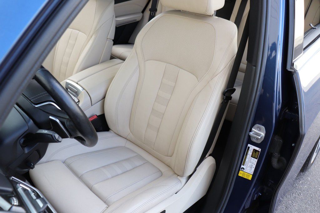 Photo 19 of this BMW X5 SDRIVE 40I