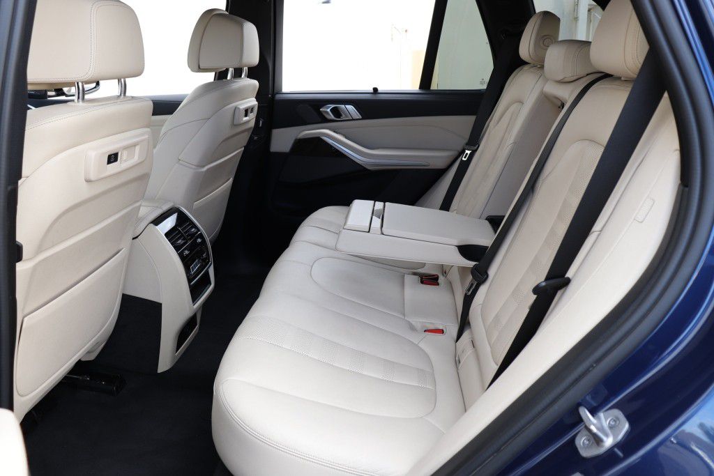 Photo 22 of this BMW X5 SDRIVE 40I