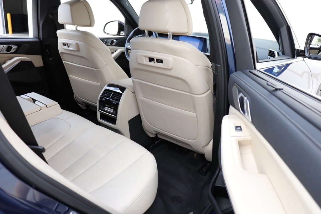 Photo 30 of this BMW X5 SDRIVE 40I