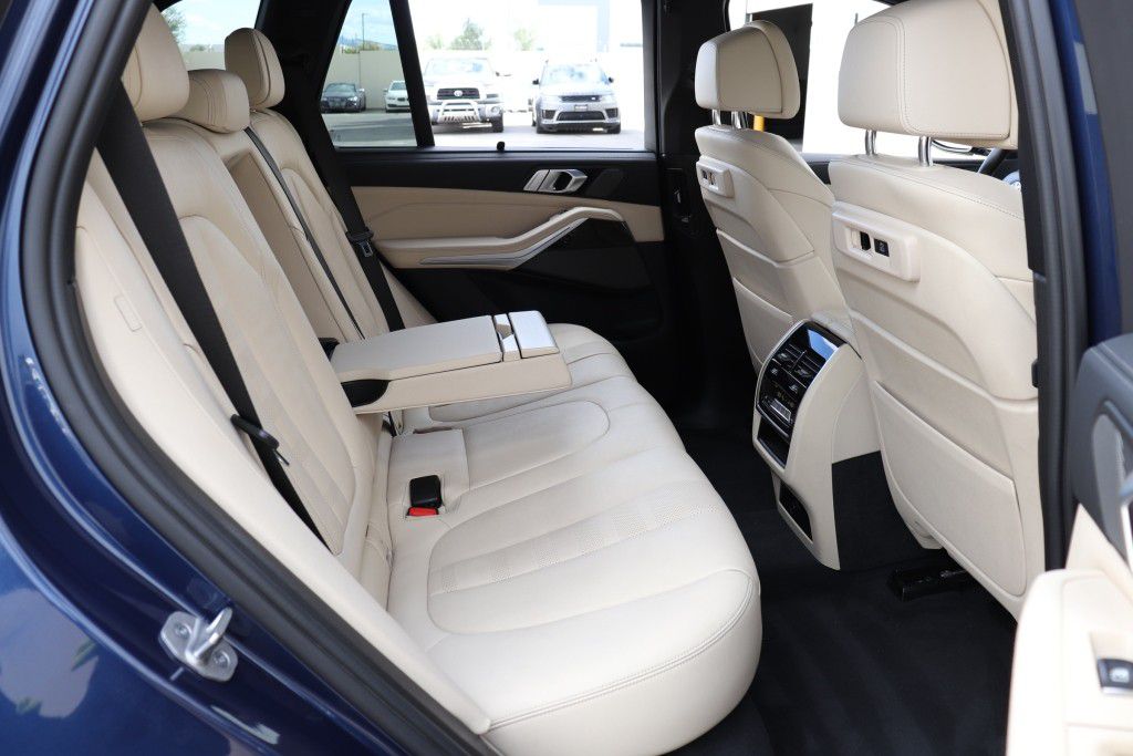 Photo 31 of this BMW X5 SDRIVE 40I