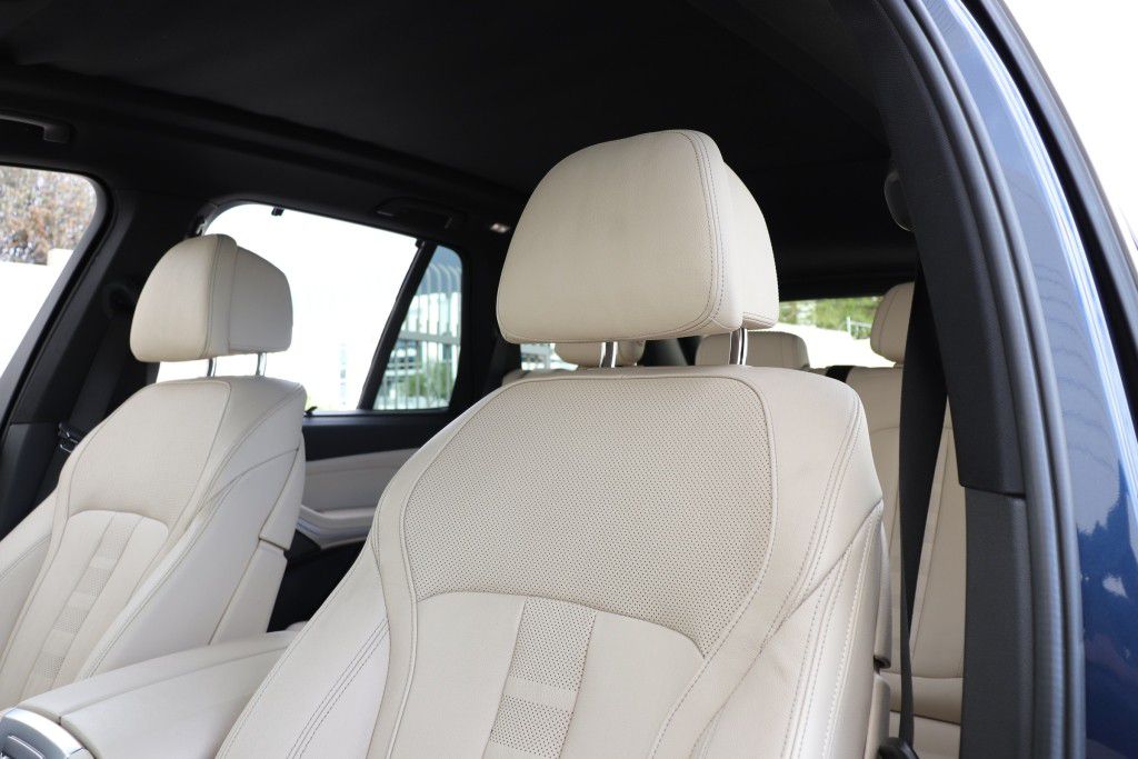 Photo 61 of this BMW X5 SDRIVE 40I