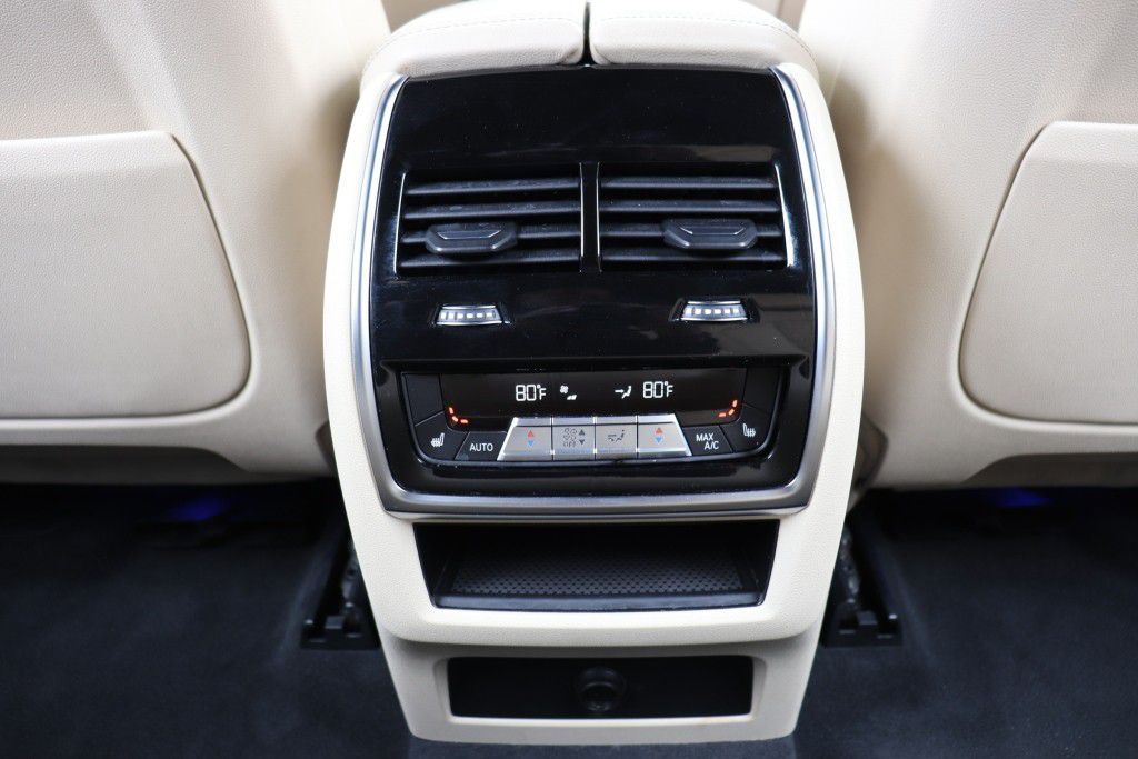 Photo 70 of this BMW X5 SDRIVE 40I