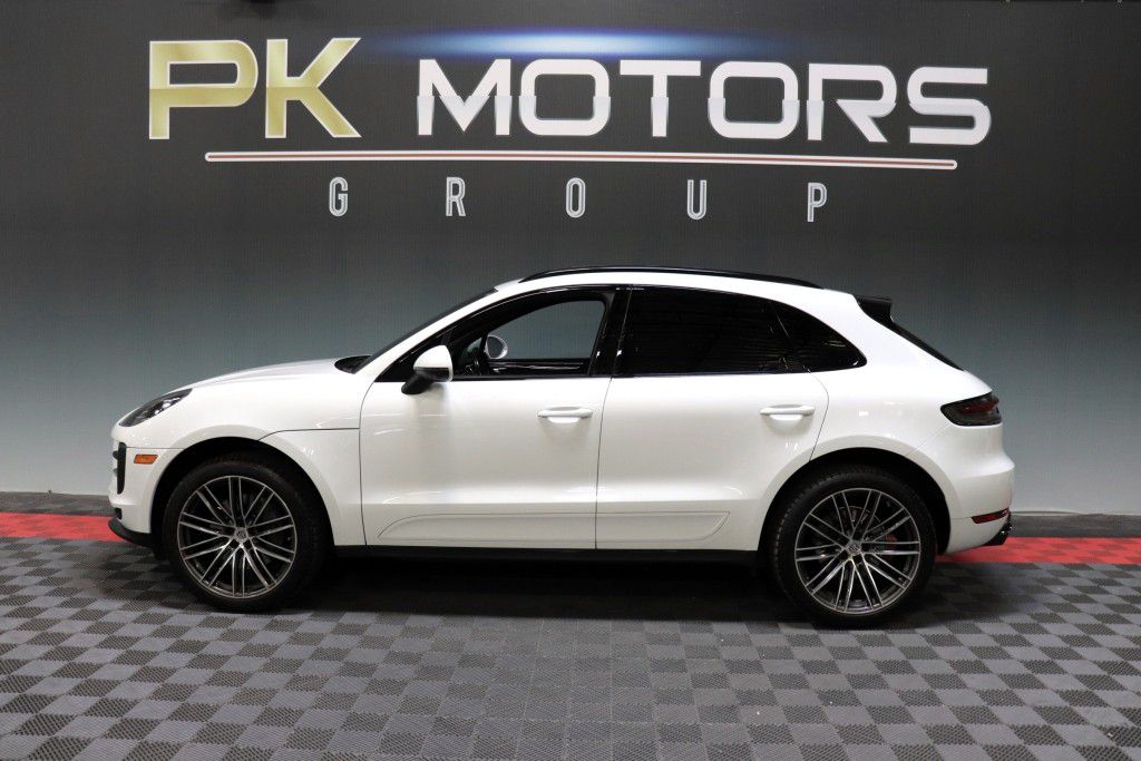 Photo 3 of this PORSCHE MACAN S