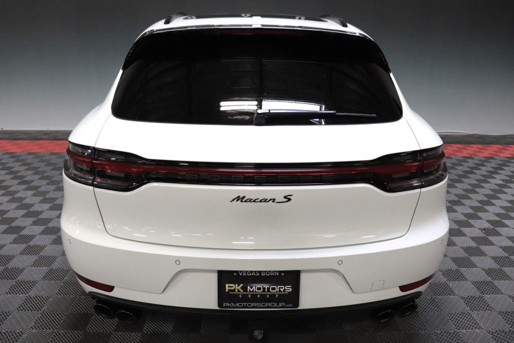 Photo 7 of this PORSCHE MACAN S