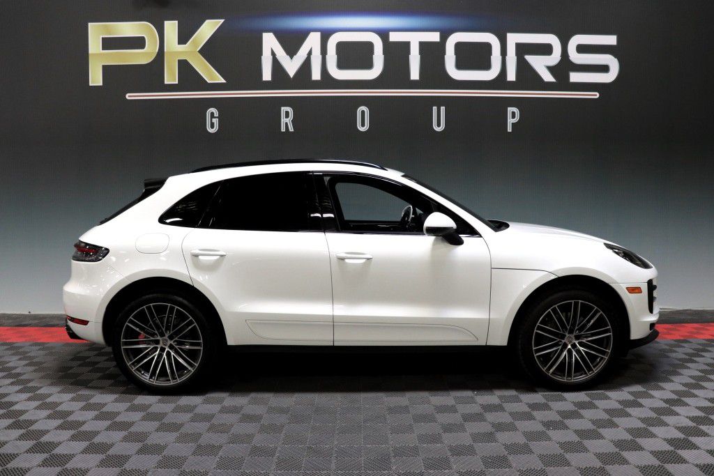 Photo 10 of this PORSCHE MACAN S